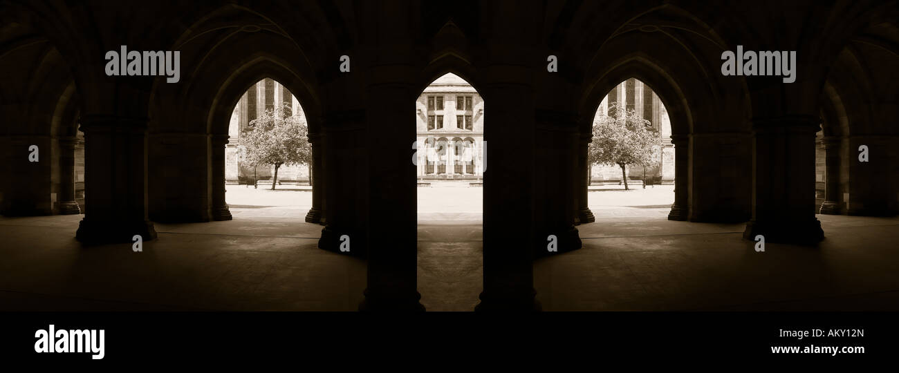 Composición panorámica de arquitectura de la Universidad de Glasgow. Foto de stock