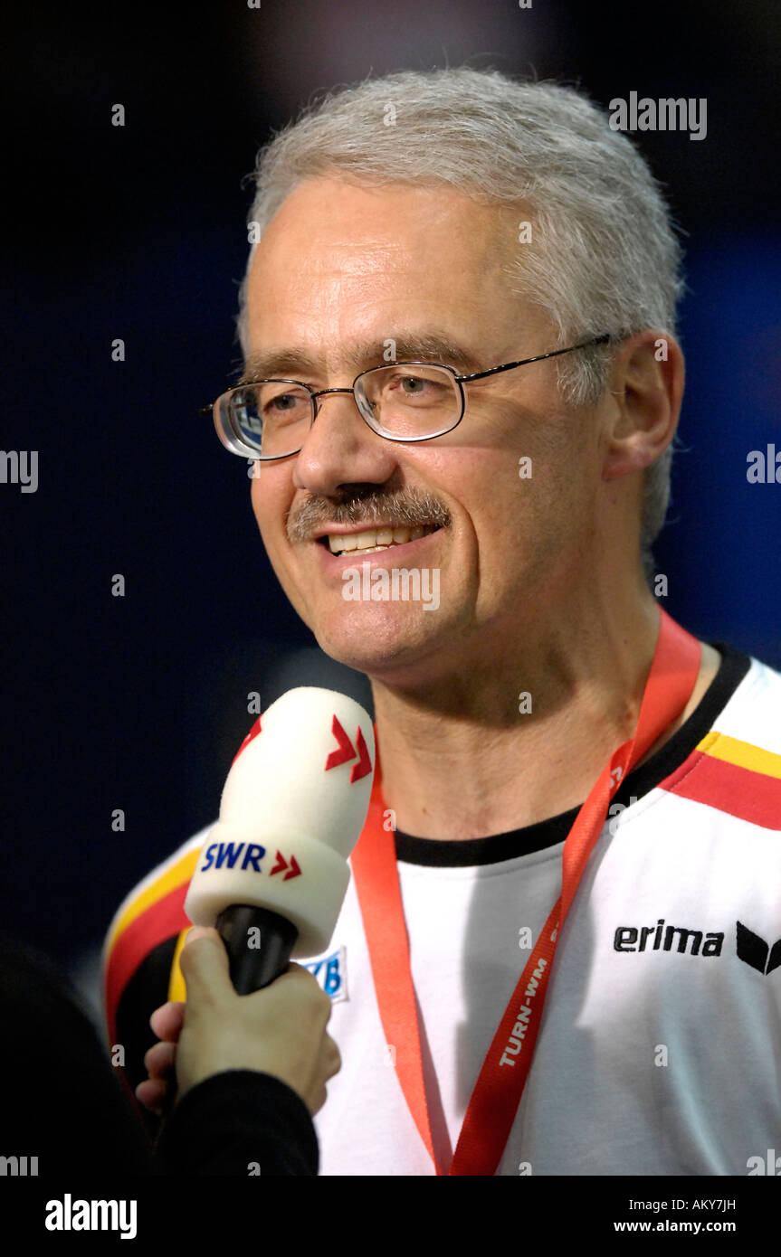 Wolfgang HAMBUeCHEN, padre y entrenador de Fabian HAMBUeCHEN GER en la Copa del Mundo de Gimnasia en Stuttgart 2006 Foto de stock