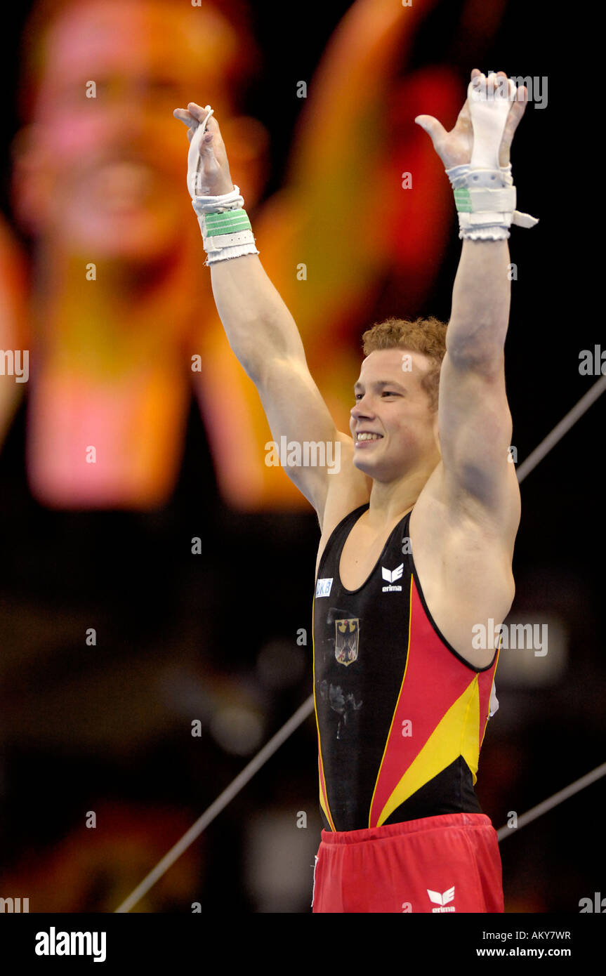 Gimnasia Artística Fabian HAMBUeCHEN GER gana medalla de oro en barra alta Campeonatos del Mundo de gimnasia artística 2007 Stuttgart Ba Foto de stock