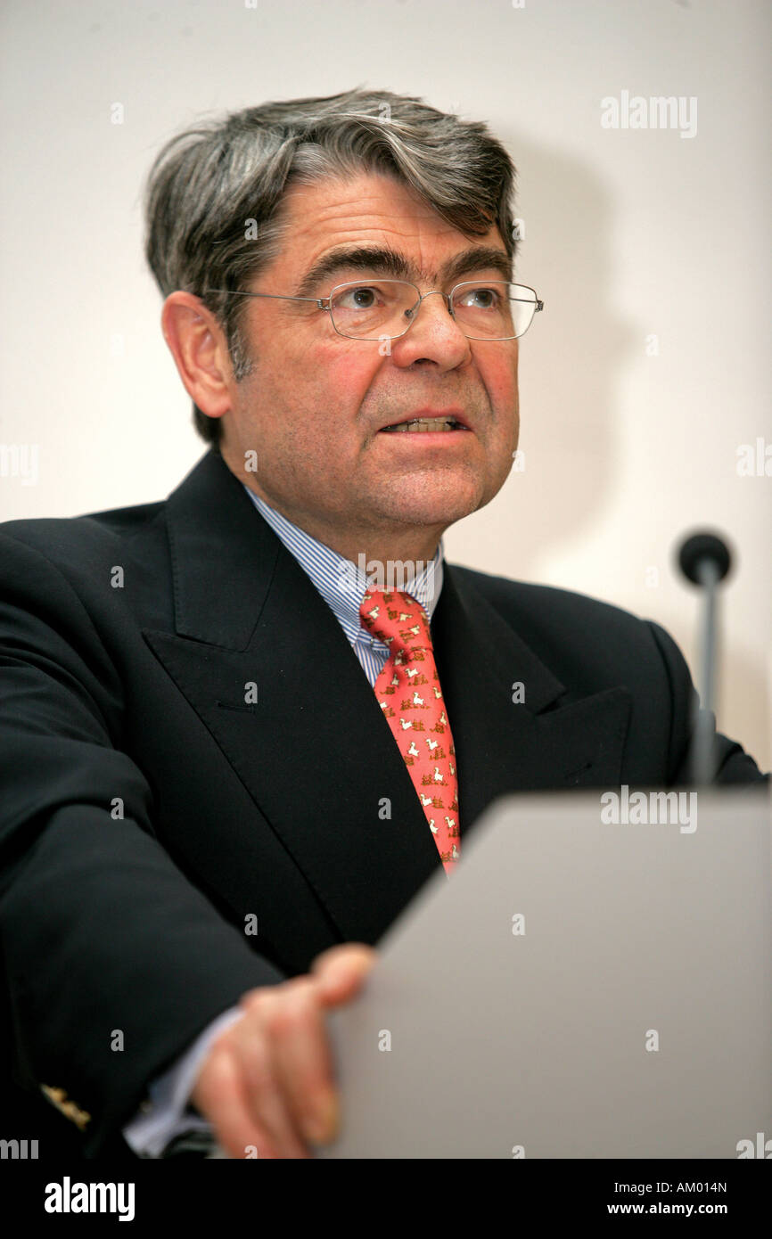 El Prof. Ruediger von Rosen, Director Gerente del Instituto Alemán para compartir promoción Foto de stock