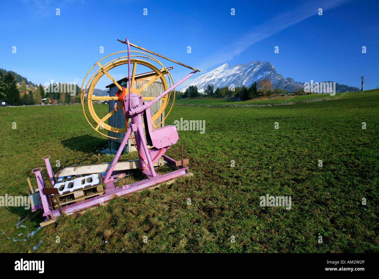 El cambio climático? Remonte sin nieve Amden, San Gall, Suiza Foto de stock