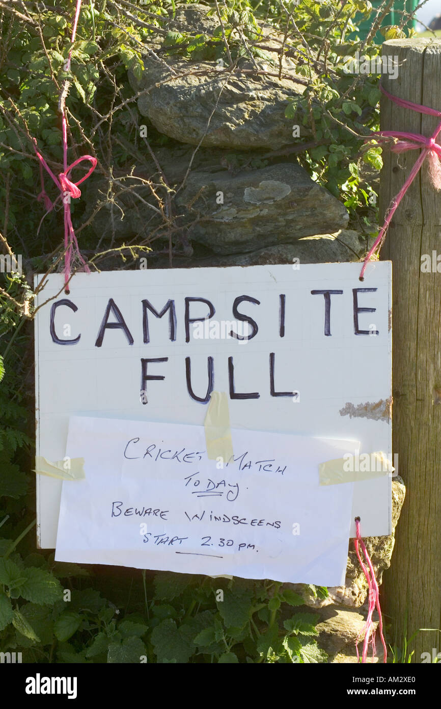 East Devon Prawle UK en verano de camping camping 'completo' firmar Foto de stock