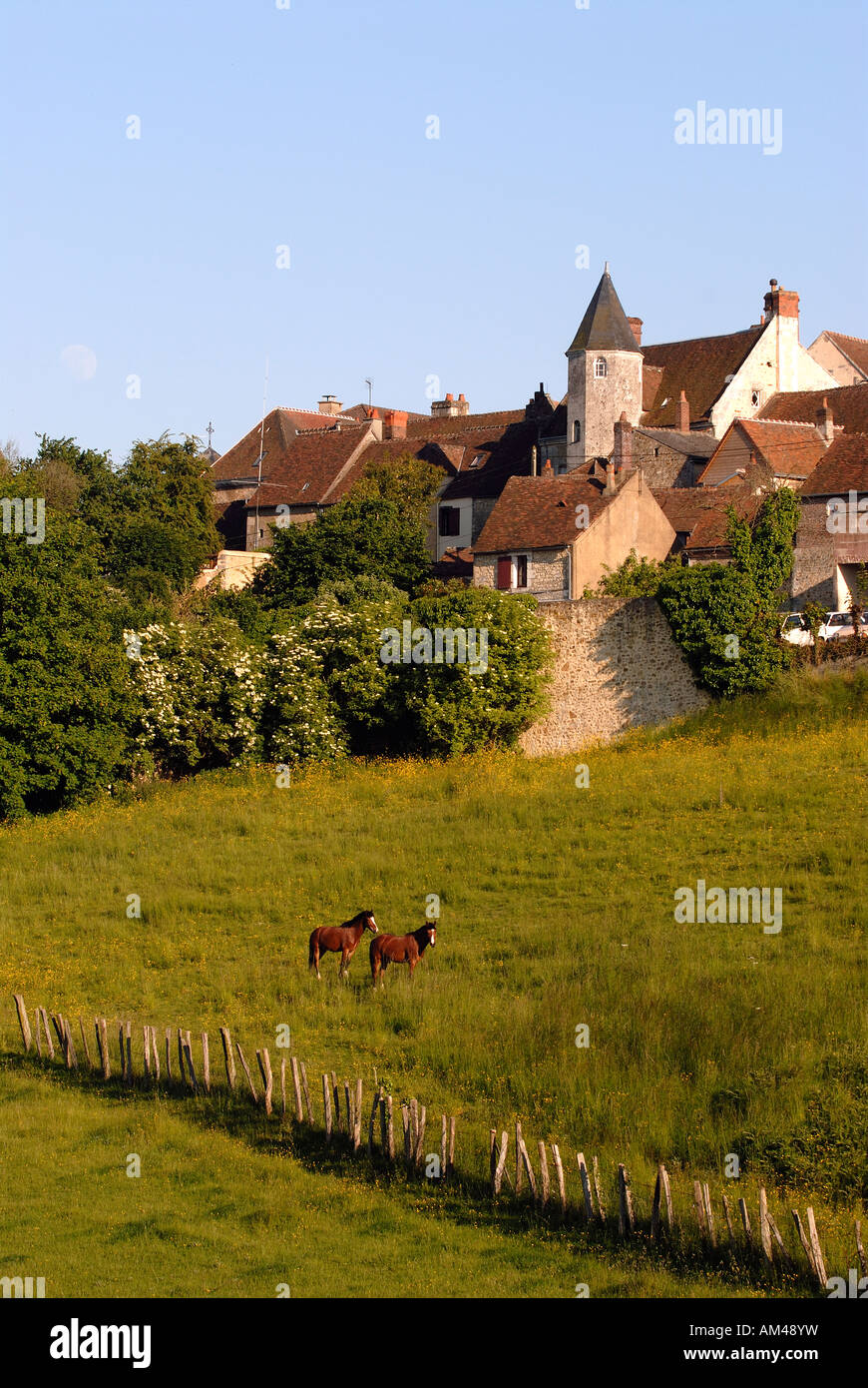 Francia, Orne, Perche región, Montagne au Perche, partes superiores de la  ciudad Fotografía de stock - Alamy