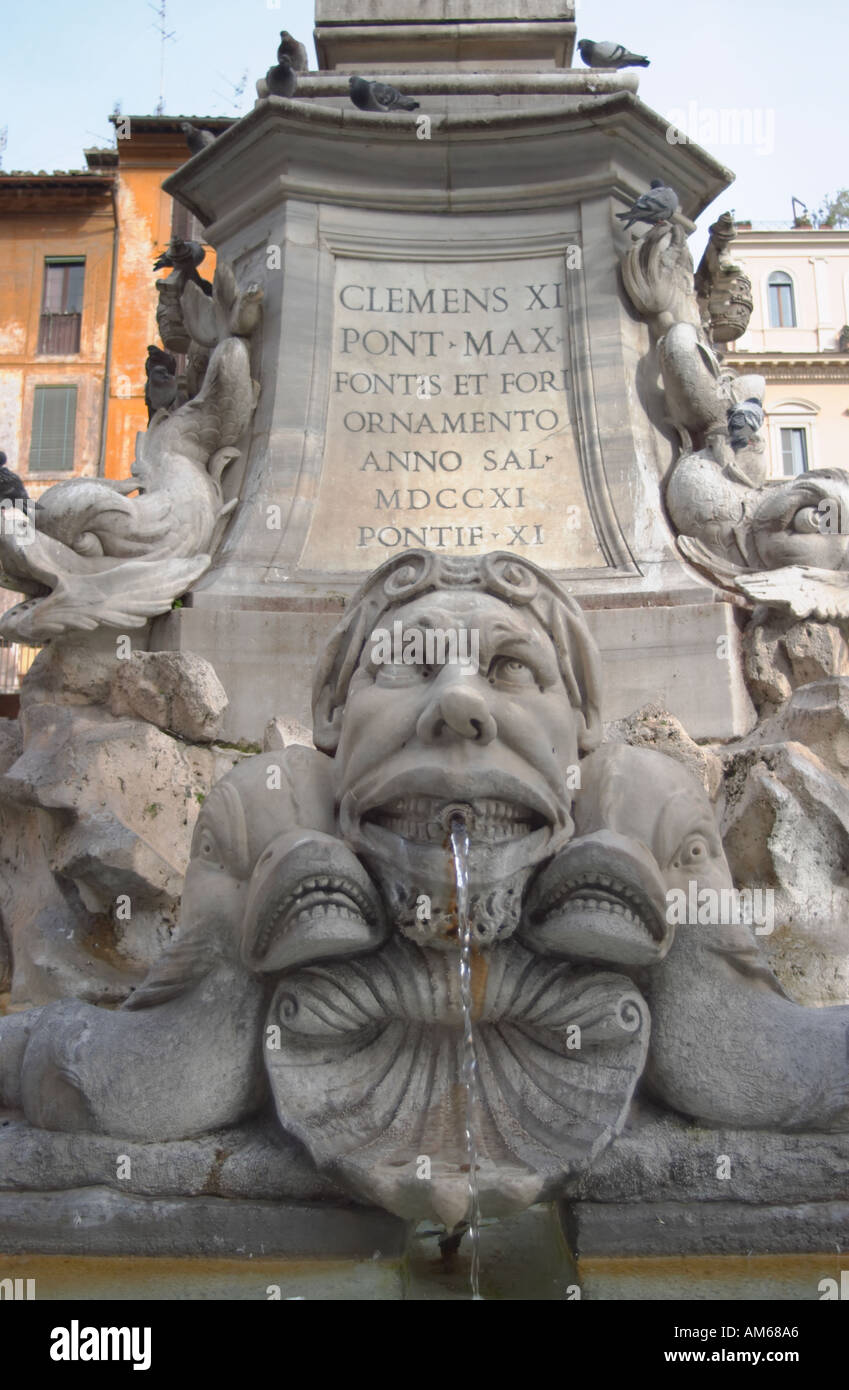 Detalle de una fuente. Piazza della Rotonda, Roma, Lazio, Italia. Foto de stock