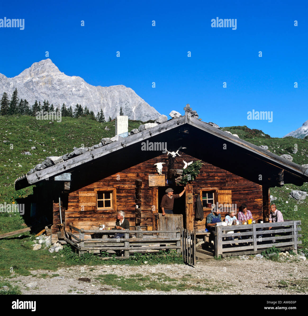 Ladizalm, Alpine hut, Karwendel, Tirol, Austria Foto de stock