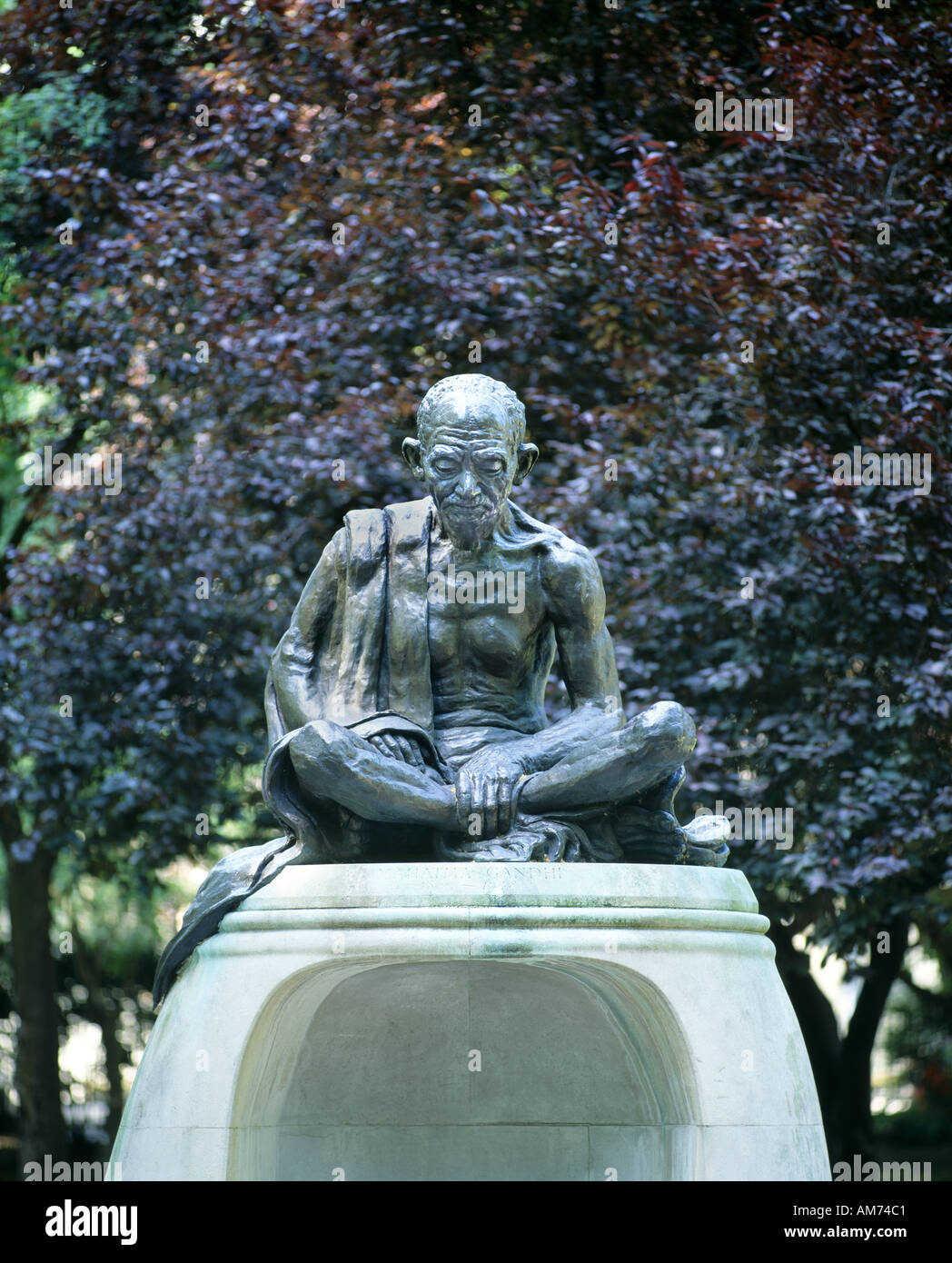 Estatua de Mahatma Gandhi, el Tavistock Square, Londres. Foto de stock
