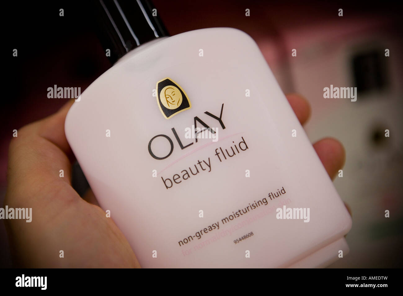 Olay crema hidratante Olay es una marca de PROCTER GAMBLE Foto de stock