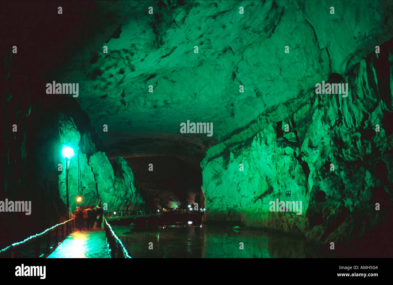 Akiyoshidai quasi nationalpark fotografías e imágenes de alta