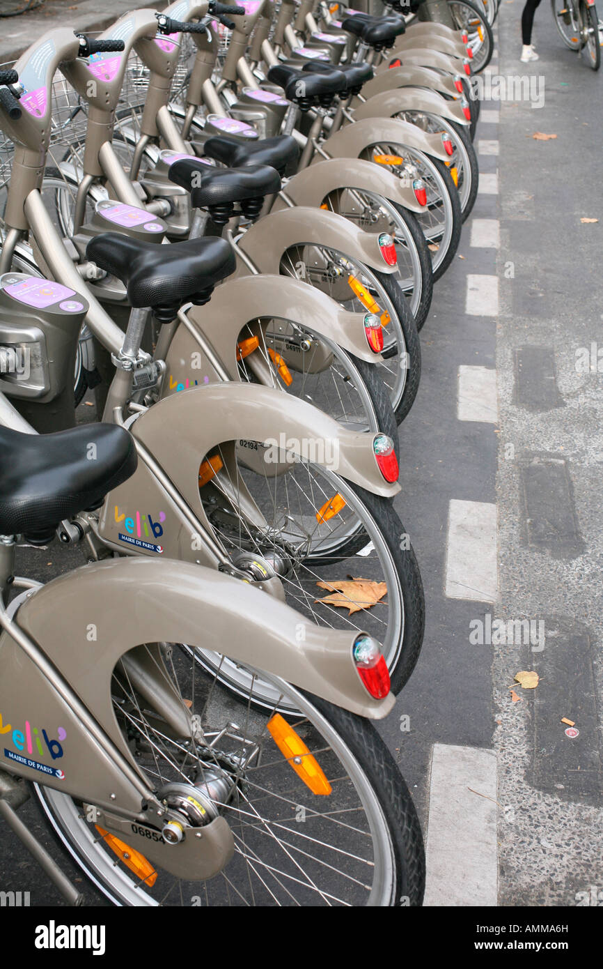 Libre Velibe alquiler de bicicletas en París Fotografía de stock - Alamy