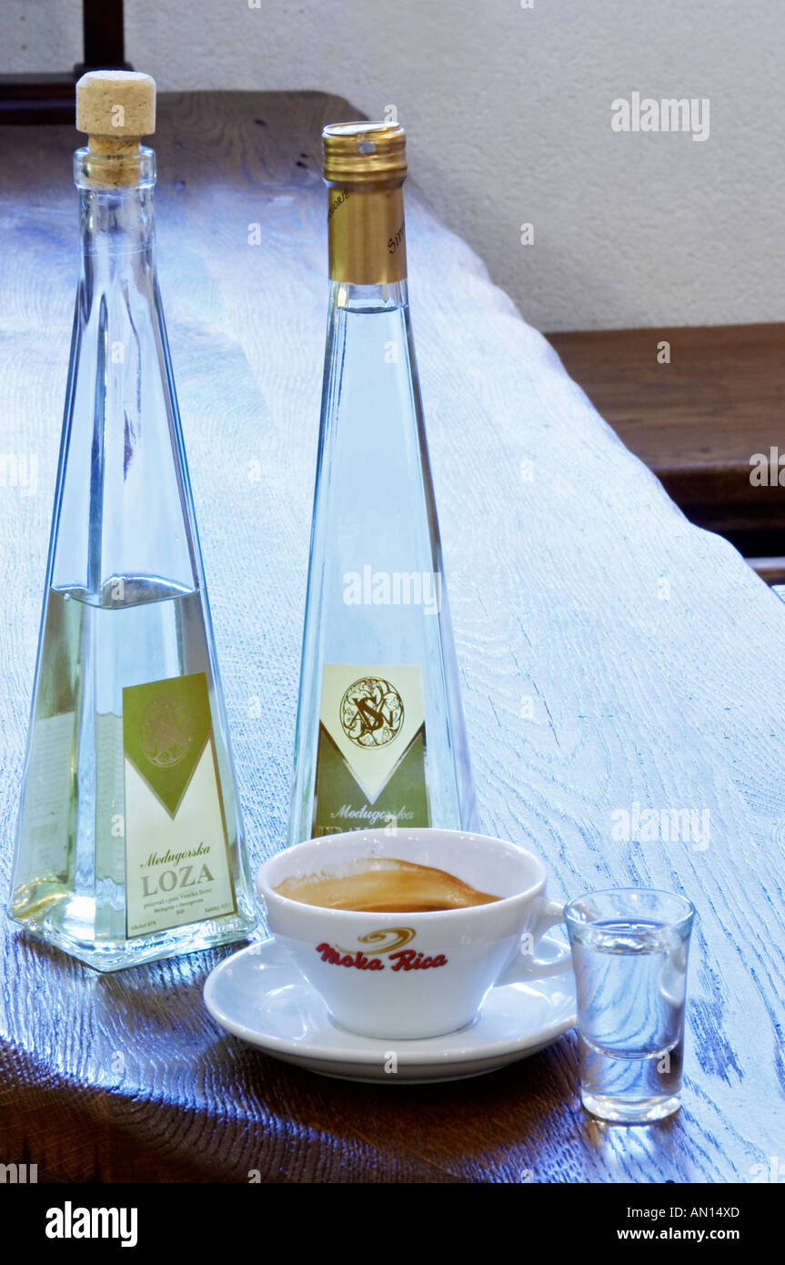 Con forma de Pir mide Triangular botellas de loza y Travarica