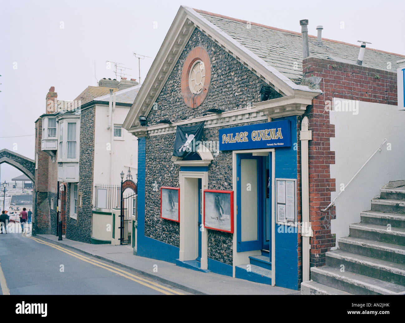 Cine Palace en Broadstairs en Thanet en Kent en Inglaterra en Gran Bretaña en el Reino Unido. Nostalgia de viajes Foto de stock