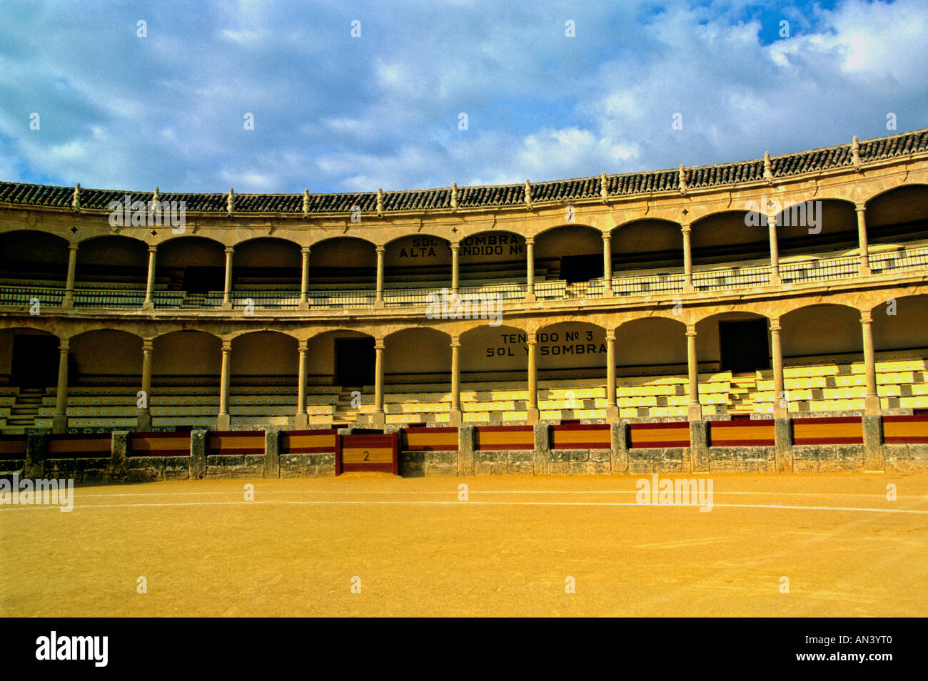 La Arena y la Plaza de Toros de Ronda, España, Europa Foto de stock