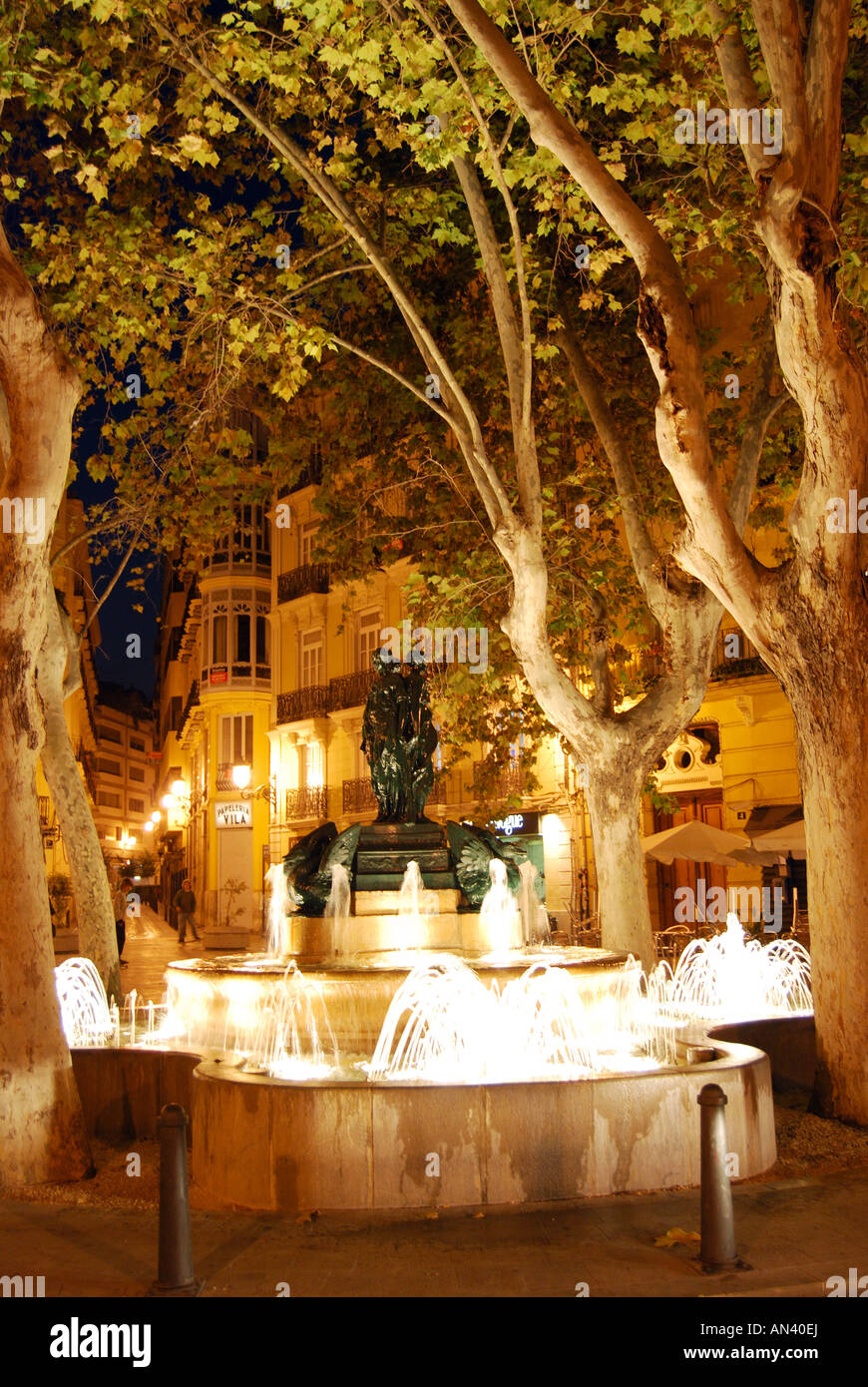 Fuente de la calle por la noche, la Ciudad Vieja, Valencia, Costa del Azahar, provincia de Valencia, España Foto de stock