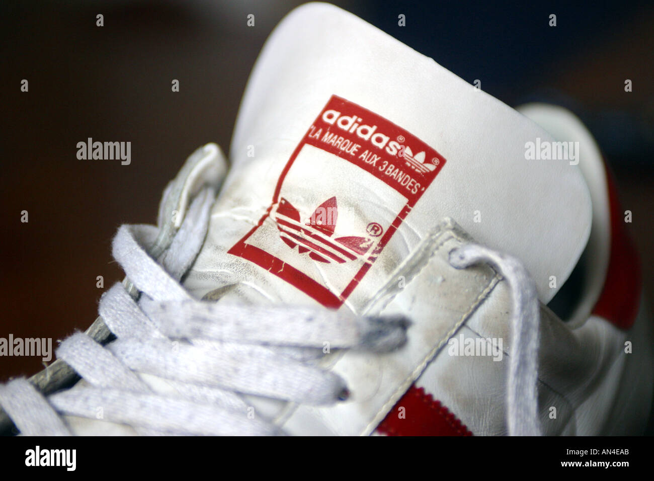 Formador de zapatillas Adidas Fotografía de stock - Alamy