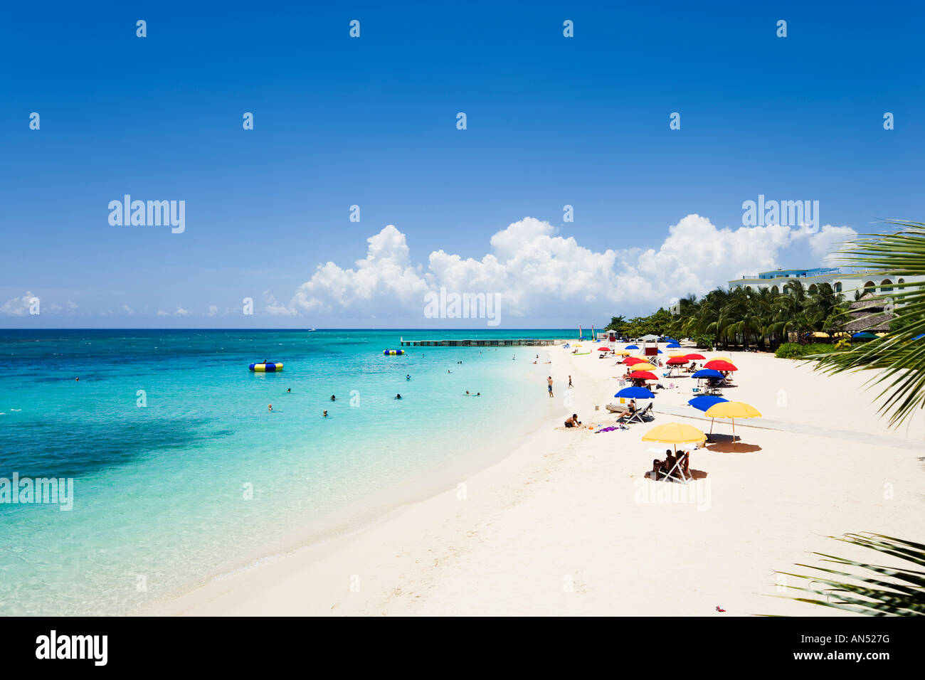 Doctor's Cave Beach, Costa Norte, Montego Bay, Jamaica, el Caribe Foto de stock