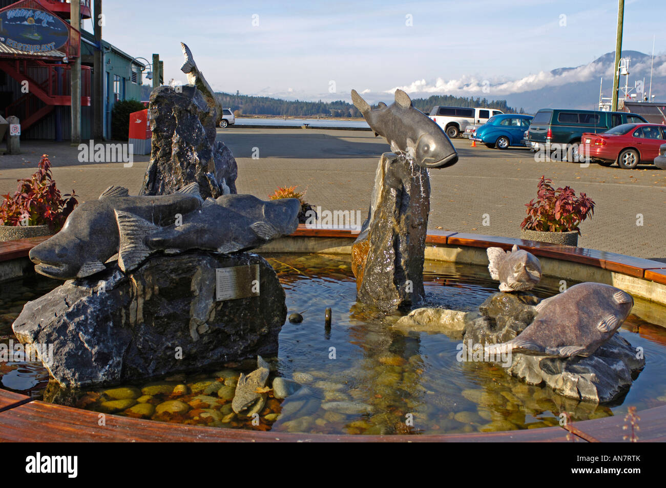 Port Alberni Waterfront Quay Puerto característica de pescado de la
