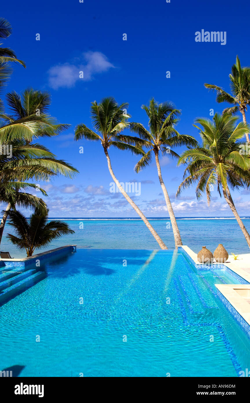 La piscina del hotel atolón de Rarotonga Islas Cook Foto de stock