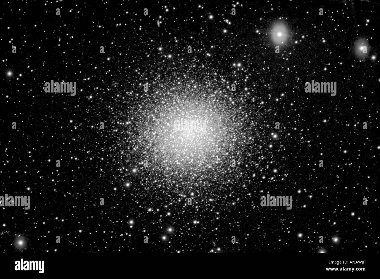 El cúmulo globular M13 en la constelación de Hércules Foto de stock