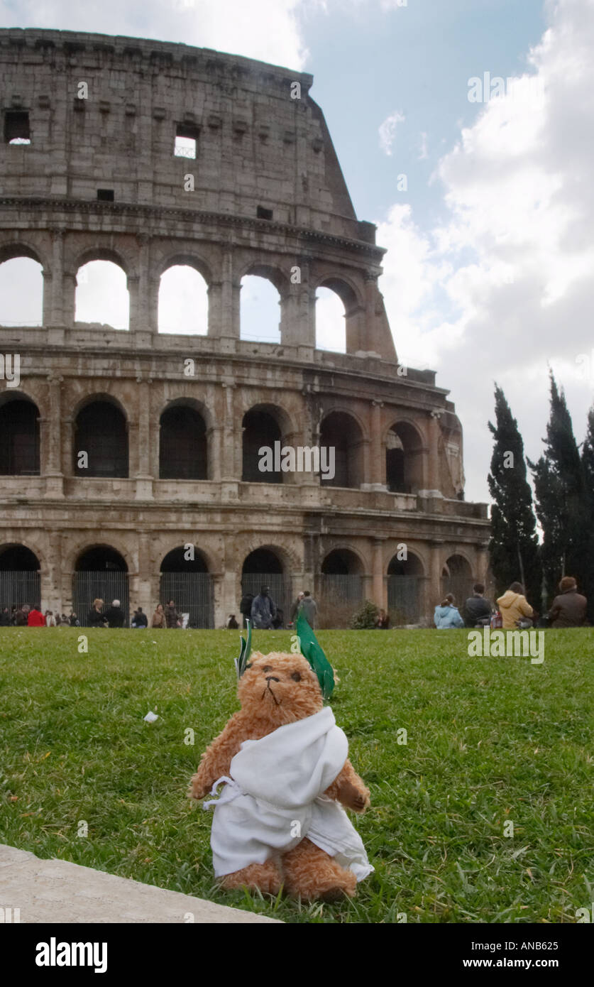 Beni fuera del Coliseo, Roma Foto de stock