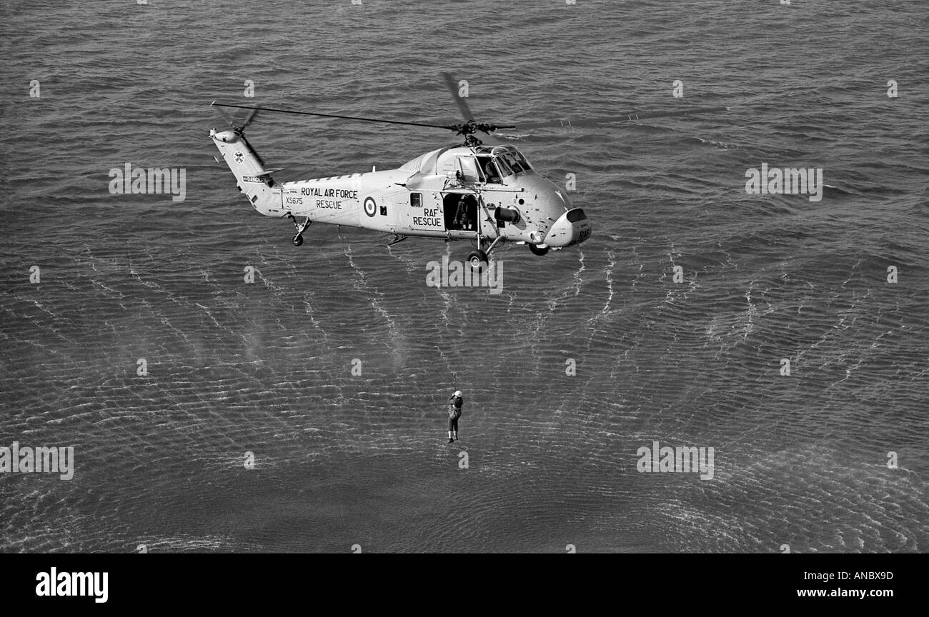 Westland Wessex aire helicóptero de rescate en el mar. Foto de stock