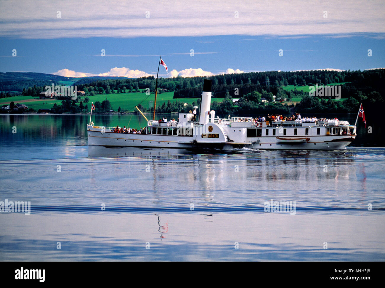 Viejo barco de vapor en el lago Mjosa, Hamar, Noruega Foto de stock