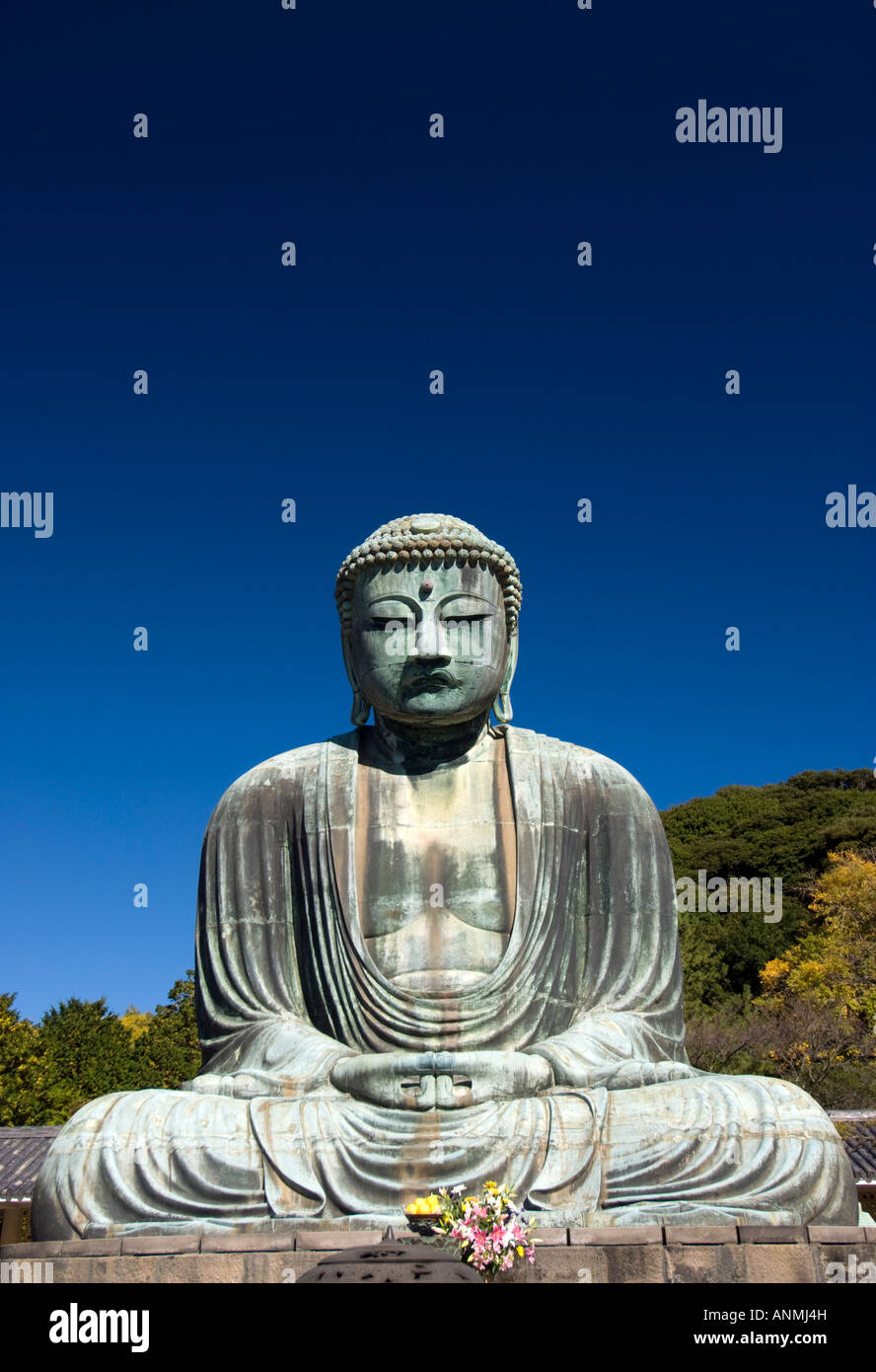 Gran Buda en el templo de Kotokuin Kamakura en Japón Nov Foto de stock