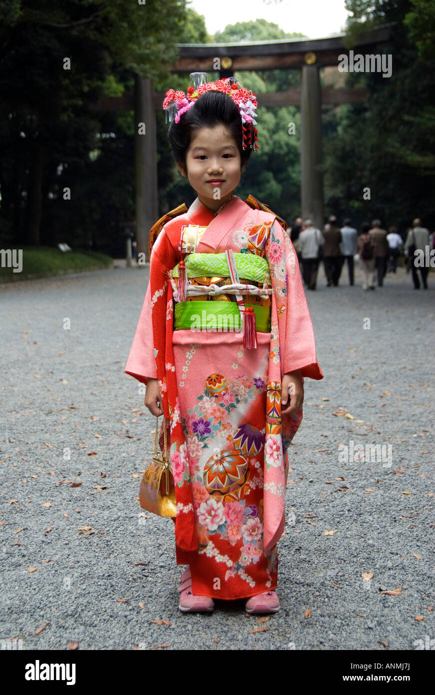 Japanese girl kimono fotografías e imágenes de alta resolución - Alamy
