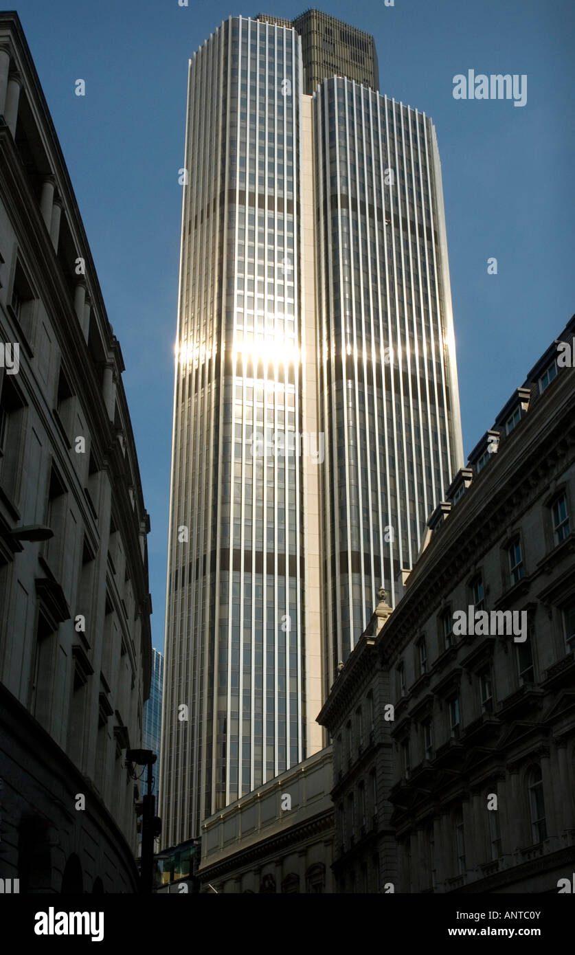 Tower 42, London, EC2 por R. Seifert & Partners Foto de stock