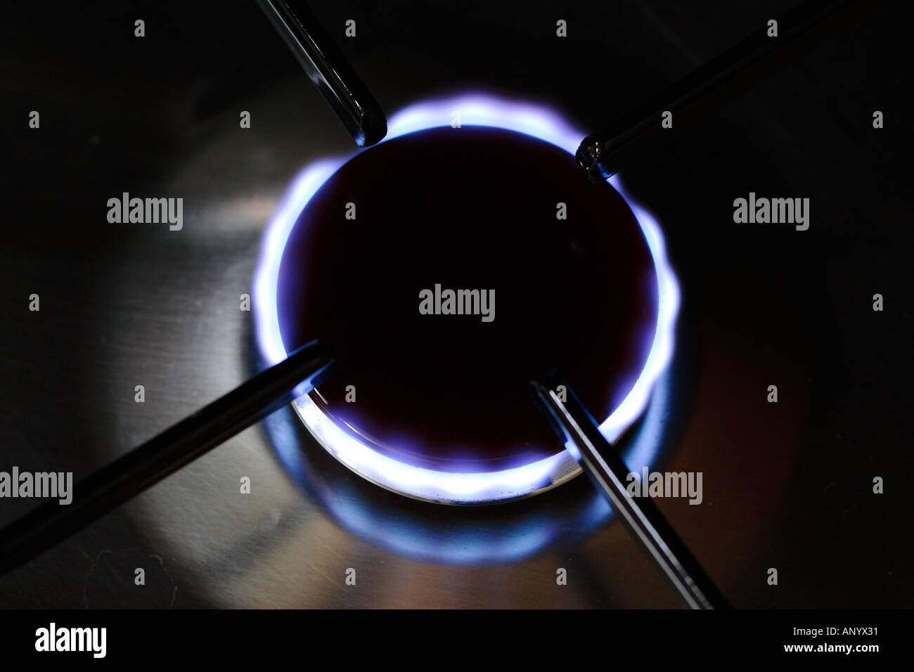 Cocinar a fuego lento fotografías e imágenes de alta resolución - Alamy