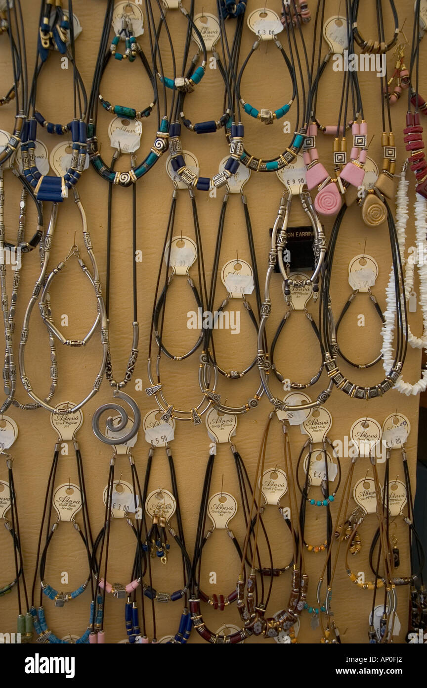 Europa, Grecia, Rodas: joyería artesanal en una tienda en el casco antiguo  Fotografía de stock - Alamy