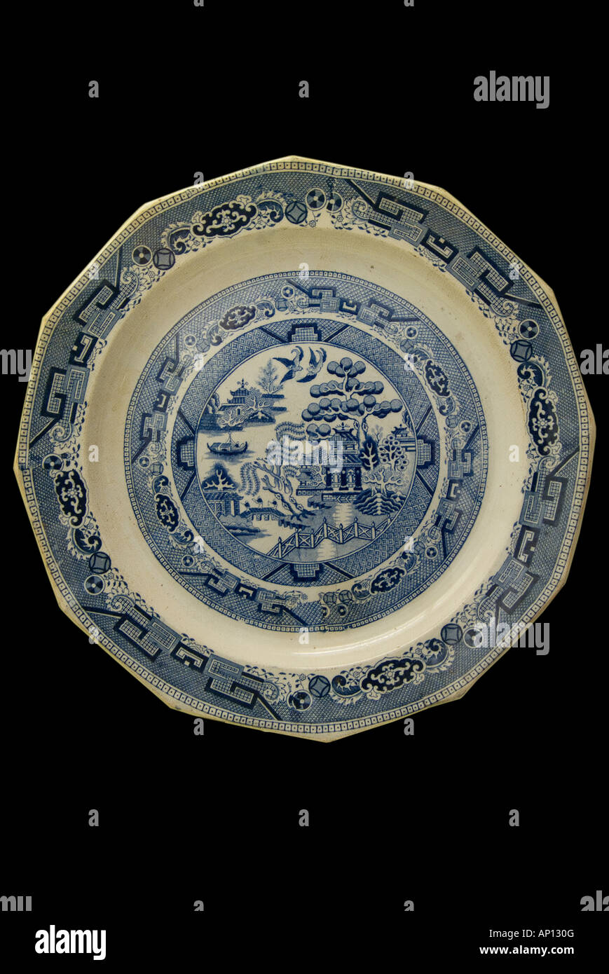 Porcelana Japonesa Japón 1800 antigüedades valiosas de cerámica hecha a mano origional caras raras studio olla cerámica antigua china glaze Foto de stock