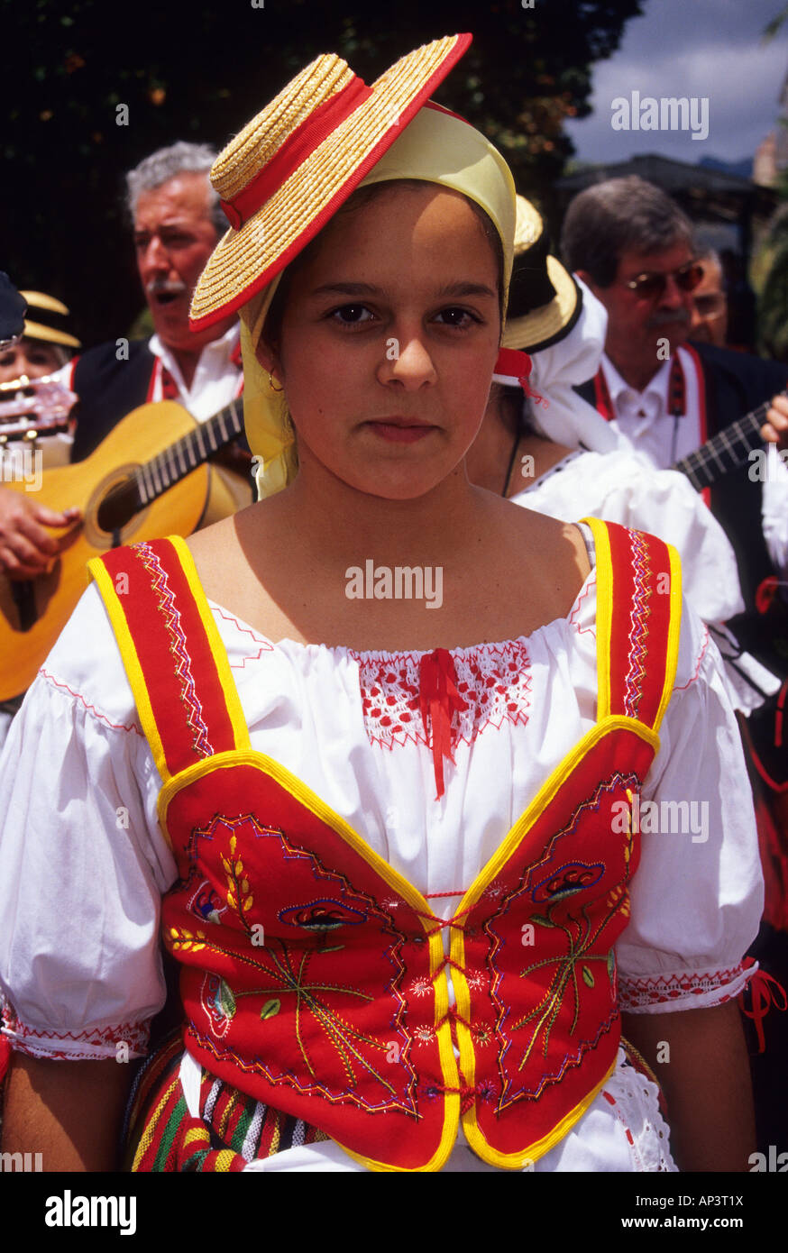 Traje tradicional fiesta en Santa Cruz Tenerife, la isla de Canarias Fotografía de stock - Alamy