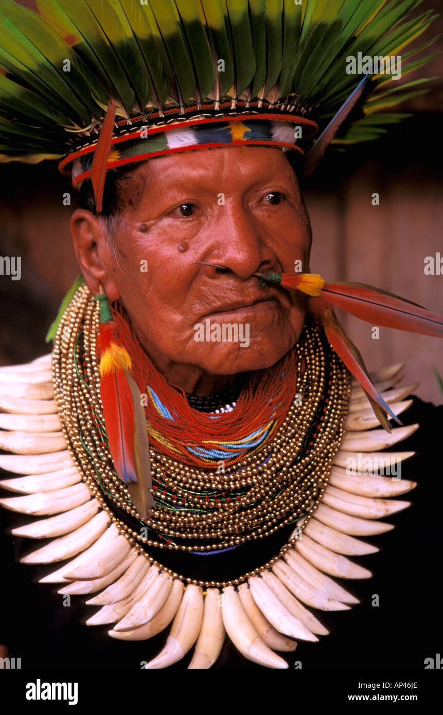 América del Sur, Ecuador, Amazonas, la provincia de Sucumbios. Indios