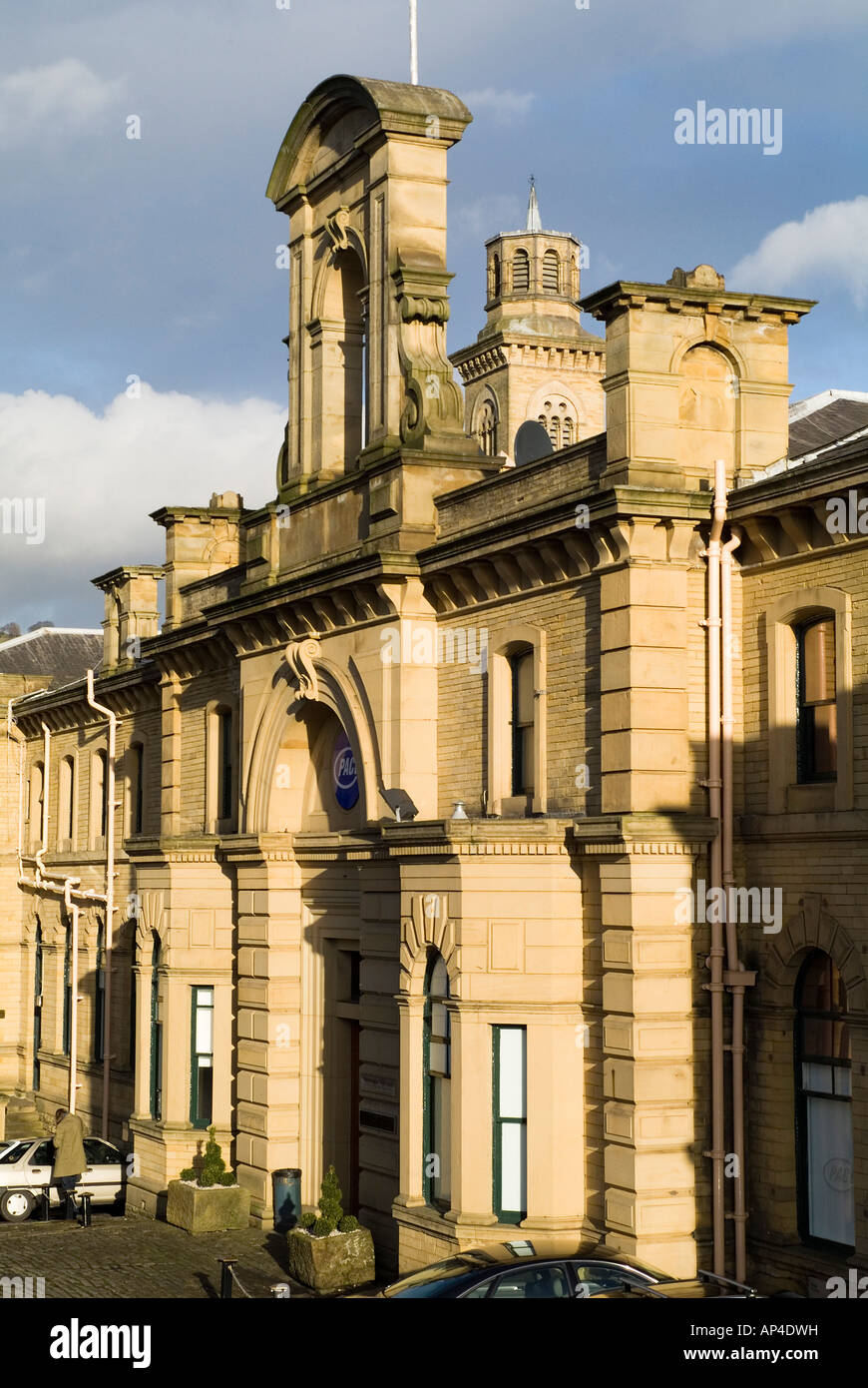 dh Salt Old Mill edificios SALTAIRE WEST YORKSHIRE Reino Unido Titus Sales siglo 19 unesco edificio fábricas victorianas inglaterra patrimonio mundial fábrica Foto de stock