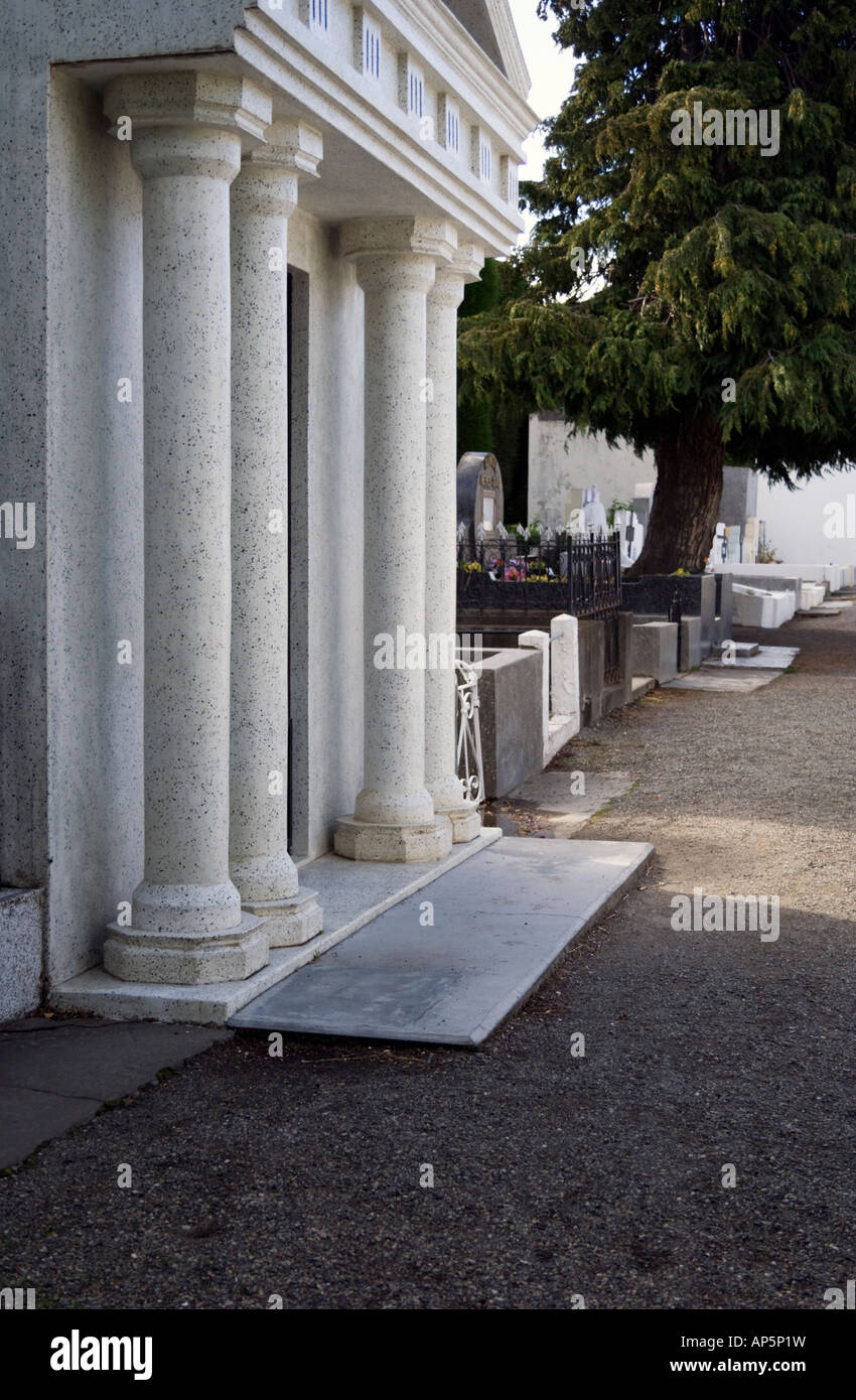 Los mausoleos y tumbas en el cementerio de Punta Arenas, Chile