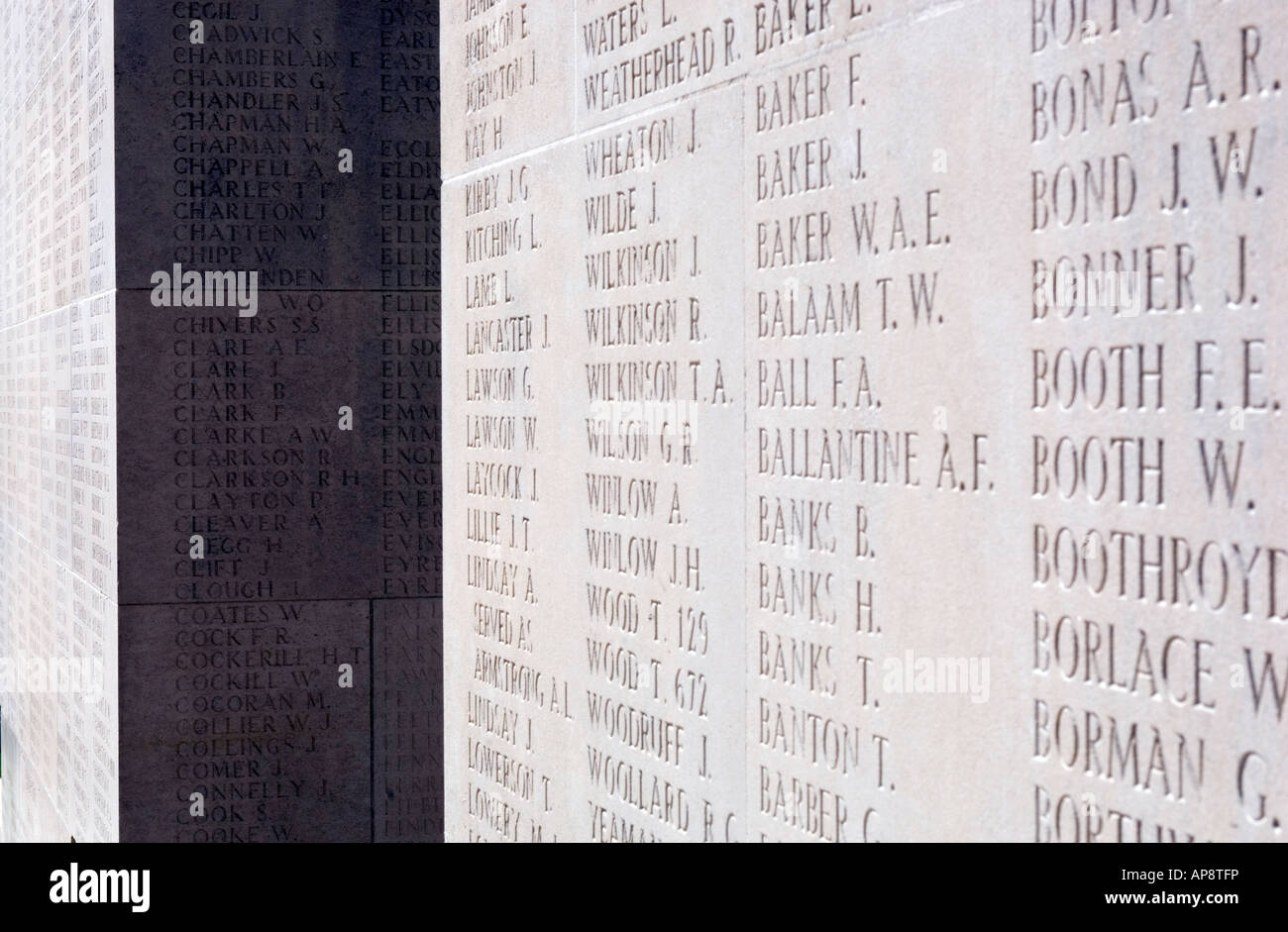 Los nombres de los desaparecidos en el Thiepval memorial a los desaparecidos de la WW1 en el Somme, Francia Foto de stock