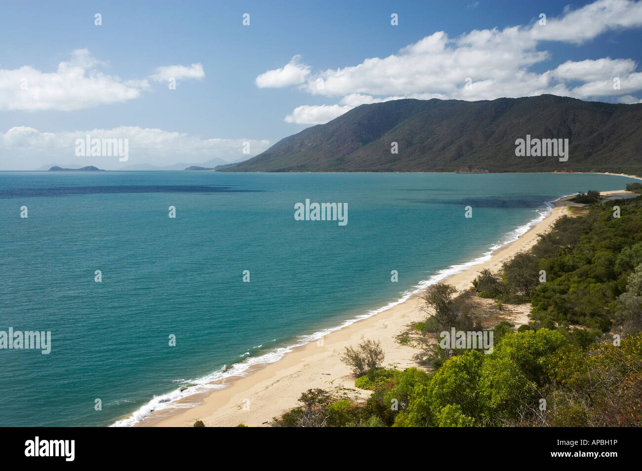 Desde el mirador de playa Wangetti Rex la autopista Captain Cook, entre Cairns y Port Douglas North Queensland Australia Foto de stock