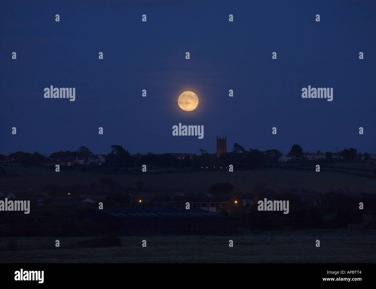Por la luz de la luna plateada fotografías e imágenes de alta resolución -  Página 2 - Alamy