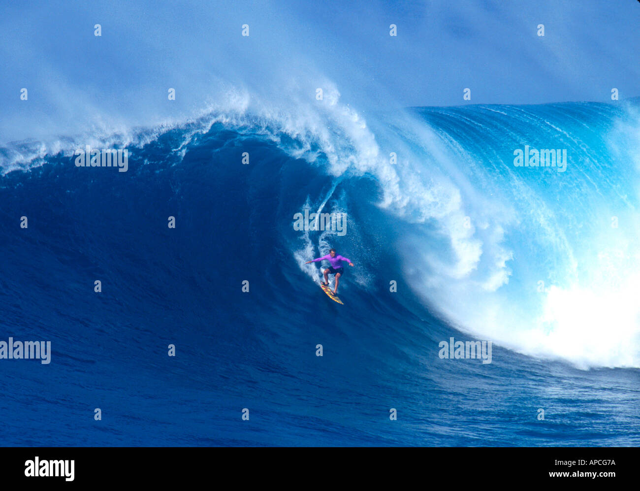 La leyenda del surf Laird Hamilton en Jaws en Maui Hawaii Fotografía de