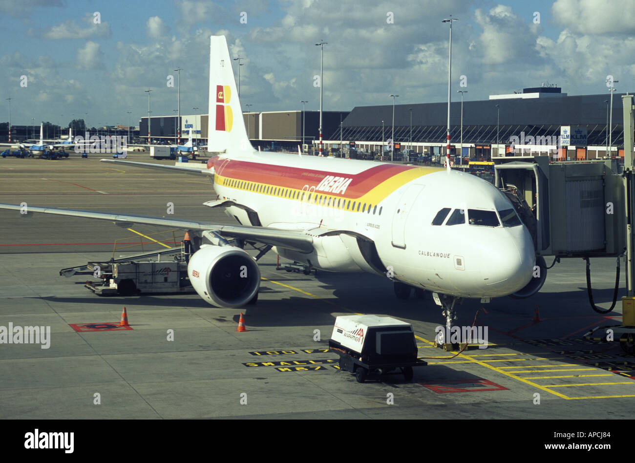 Un avión de Iberia Airlines en el aeropuerto de Schiphol en Amsterdam países Bajos Foto de stock