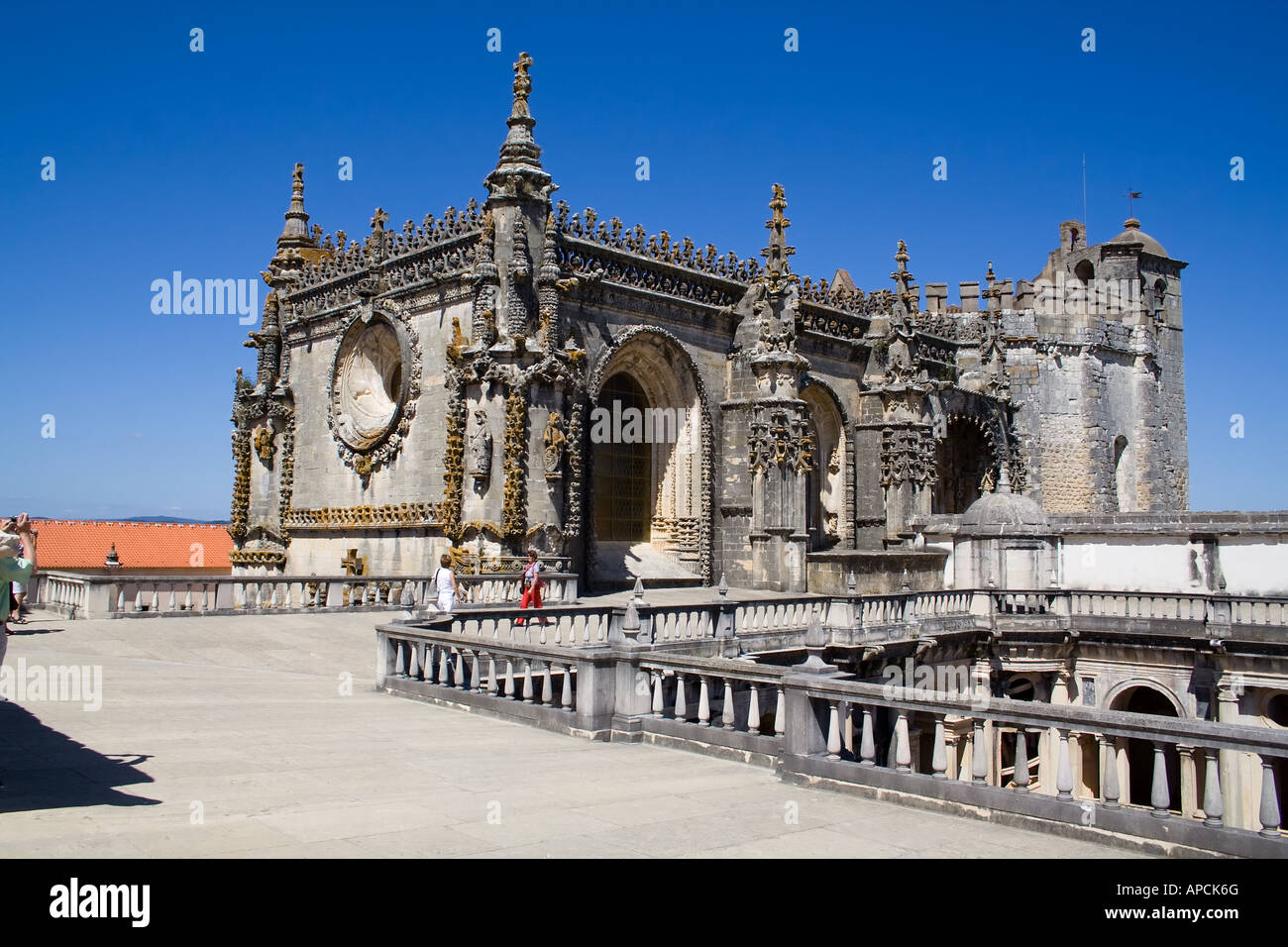 Parte superior del rey Juan III Claustro (obra maestra del Renacimiento) en convento templario de Cristo en Tomar, Portugal. Patrimonio Mundial de la UNESCO Foto de stock