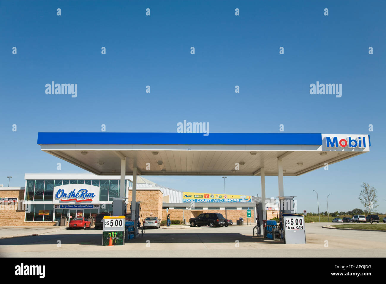 DeKalb ILLINOIS Mobil gas station en tollway oasis bombas de gasolina