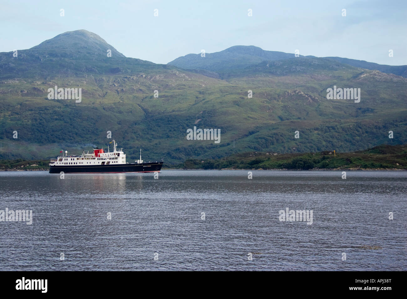 La Hebridean Princess Cruise Ship de la costa de Islay en la costa oeste de Escocia. Foto de stock