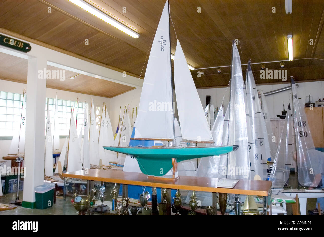 Maqueta velero en la pantalla Fotografía de stock - Alamy
