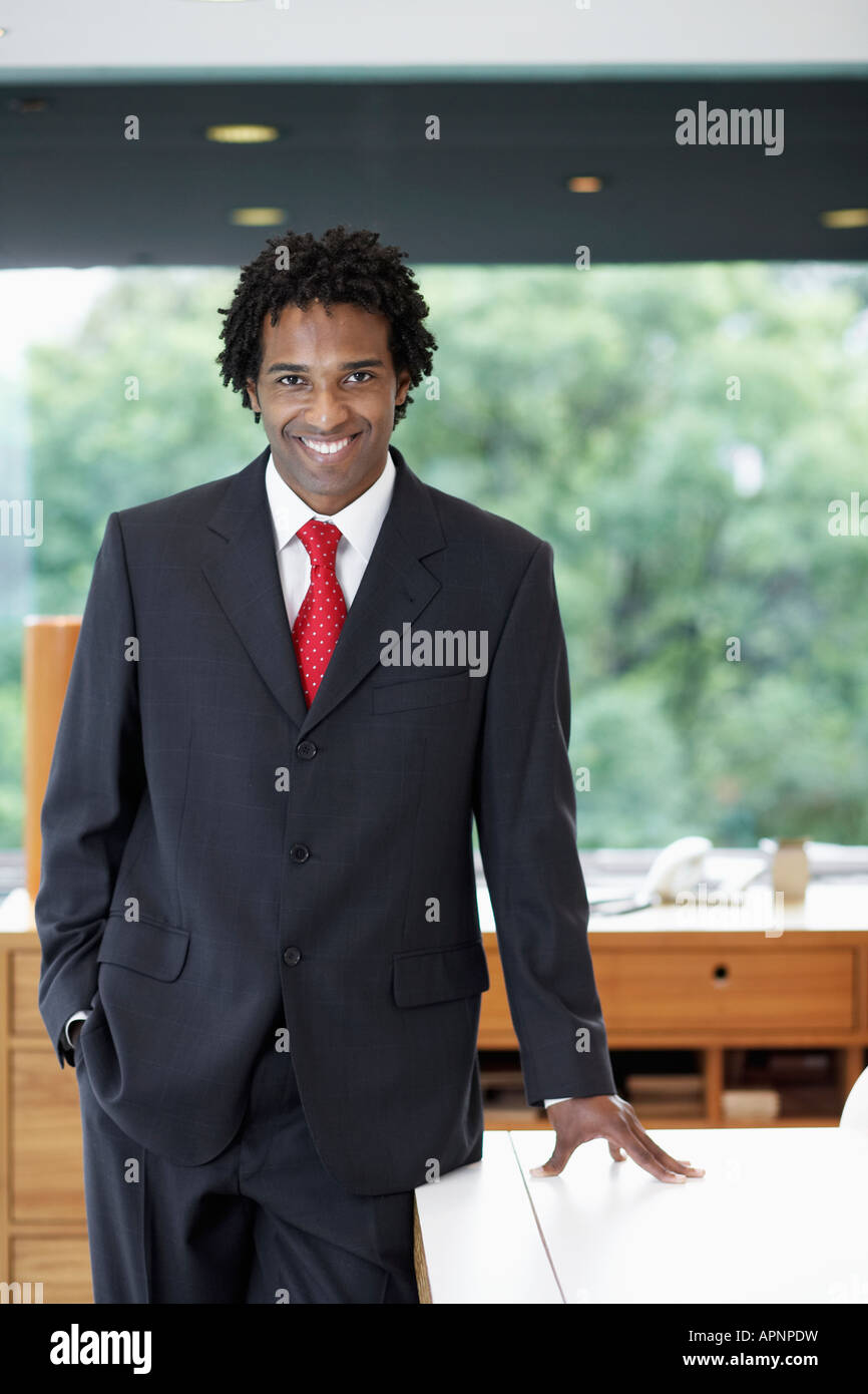 Retrato de mediados del empresario de adultos Foto de stock