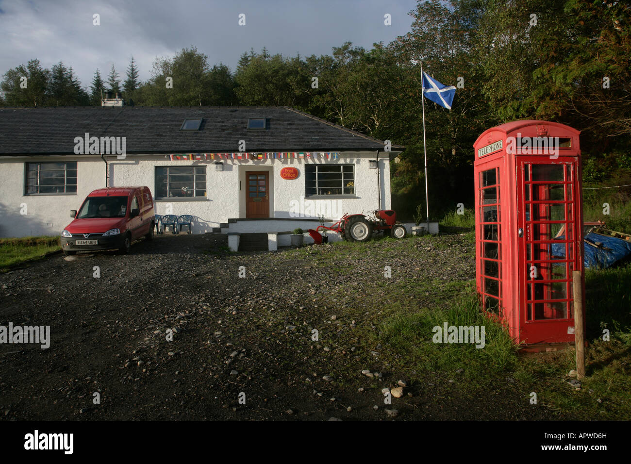 Oficina de correos en la aldea INVERIE KNOYDART,Highlands, Escocia, UK Foto de stock
