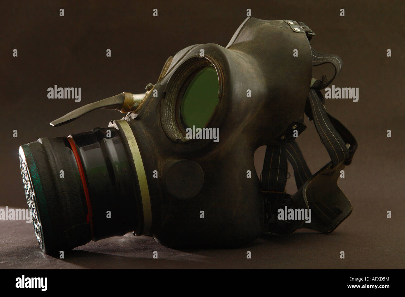 Máscara de gas con filtro British Segunda Guerra Mundial design Fotografía de stock Alamy Máscara de gas con filtro British Segunda Guerra Mundial design Fotografía de stock Alamy