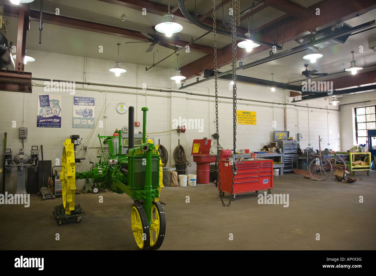 Moline, Illinois restaurado tractor John Deere en colecciones Centro