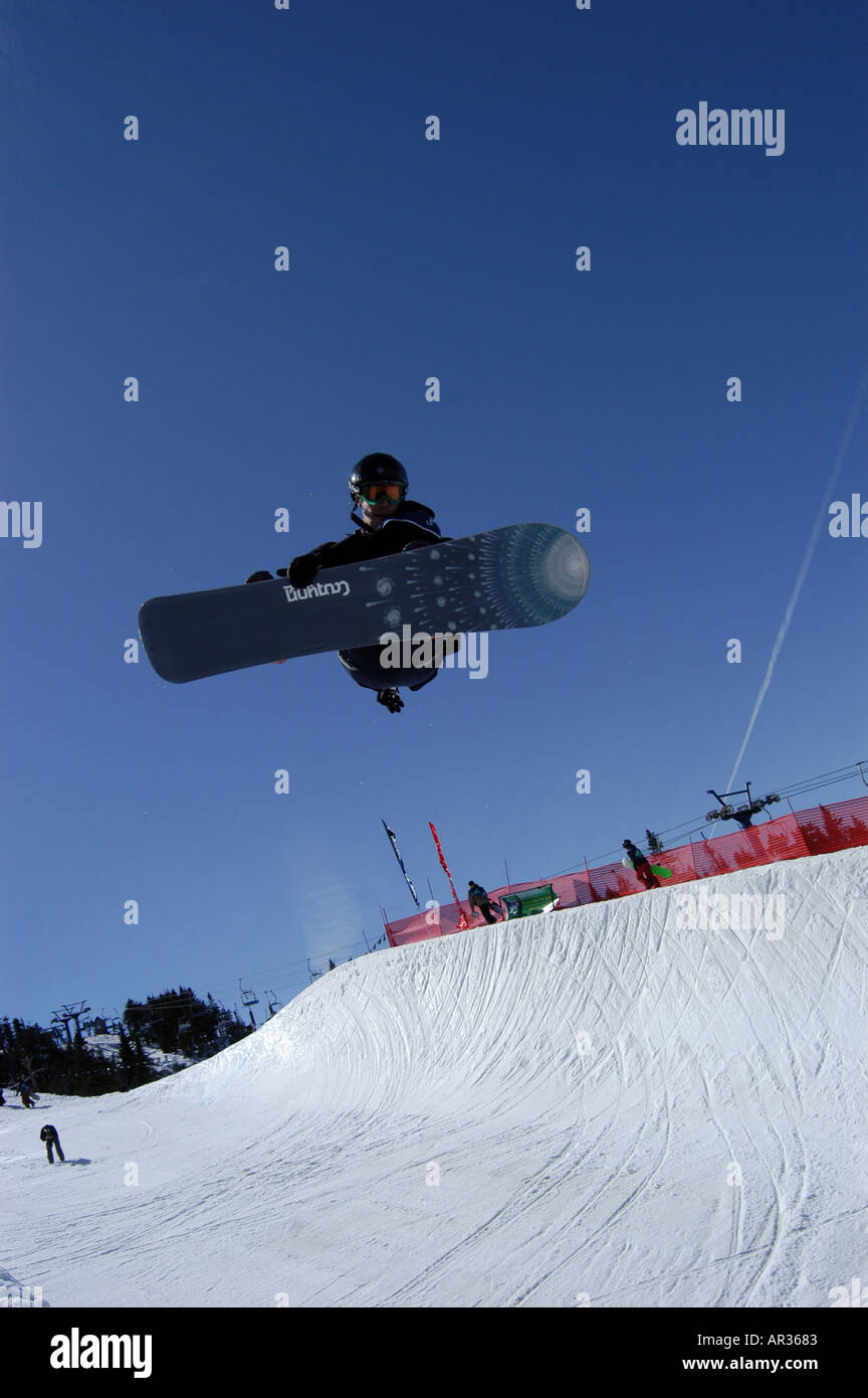 Snowboard super pipe Mont Tremblant, Quebec, Canadá Foto de stock