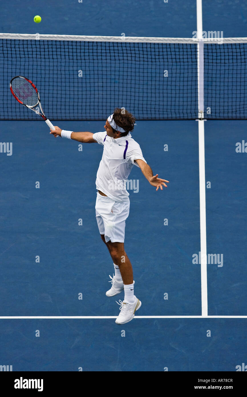Roger Federer (SUI) juega en el oeste y sur de Cincinnati ATP Masters Tournament, Cincinnati, Ohio. Foto de stock